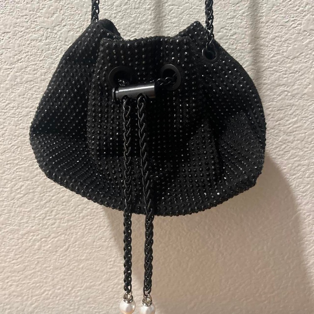 Black beaded bucket bag with pearl 22" Length